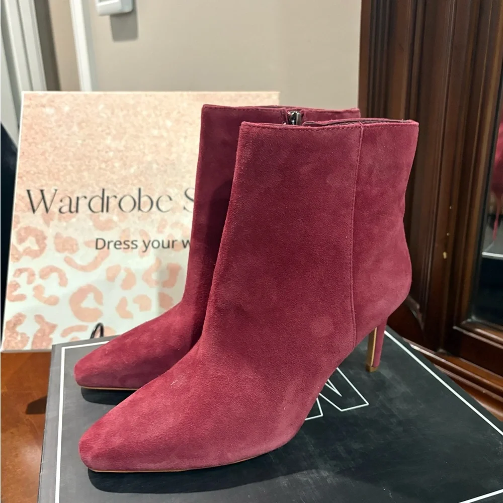 Elegant Burgundy Suede Ankle Boots - Picture 1 of 4